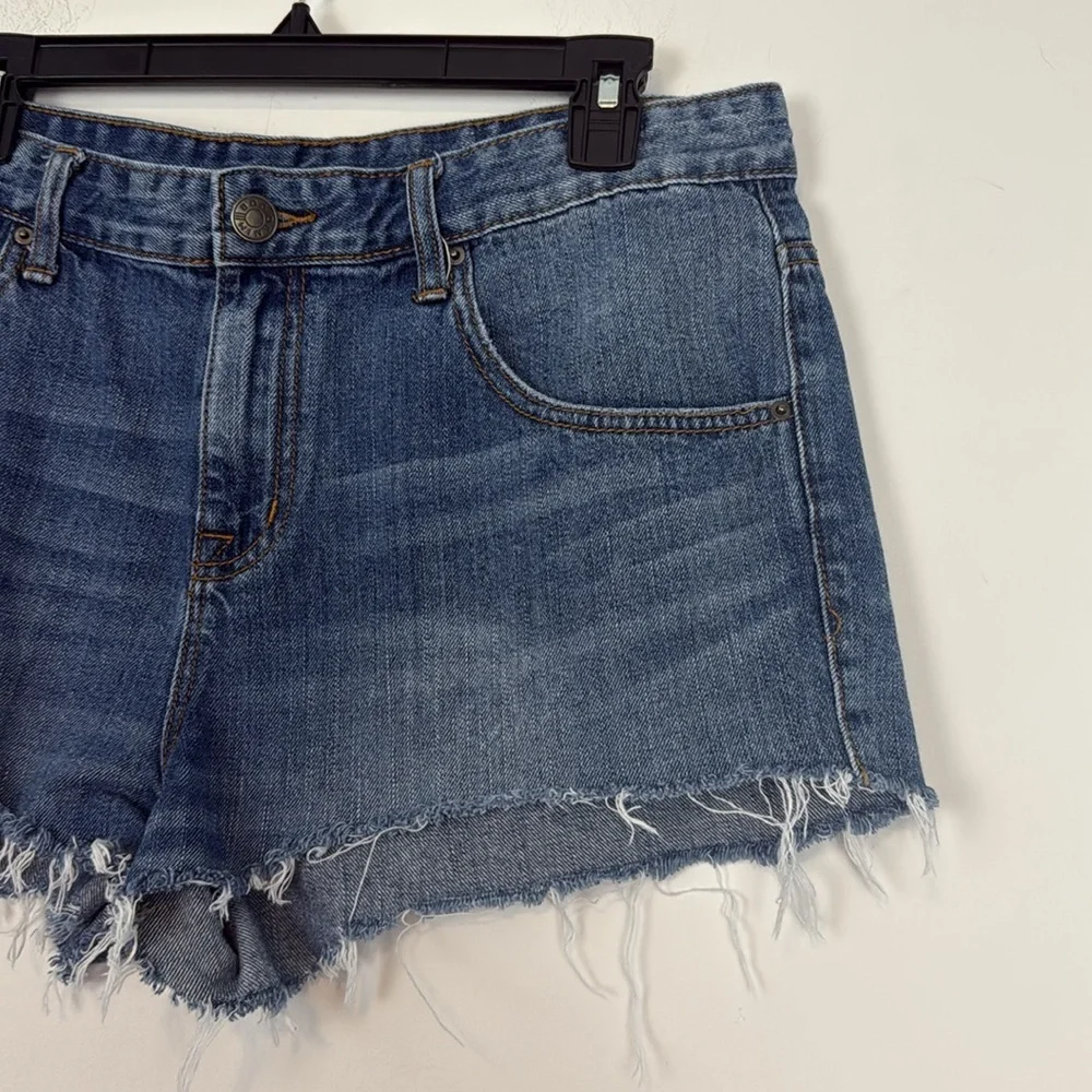 BDG Mid Rise Freja Vintage Fit Denim/Jean Shorts Size 32. Frayed Hems.